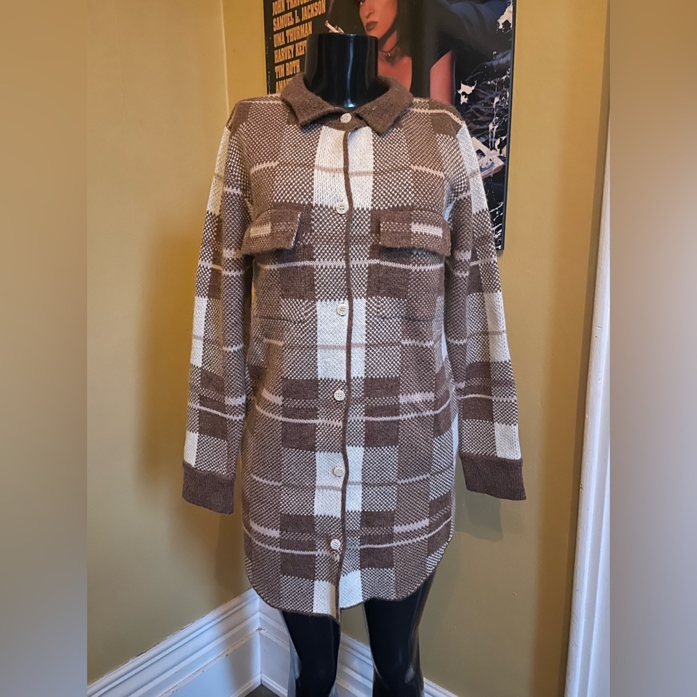 Women’s  Plaid Knit Shacket ( Medium )